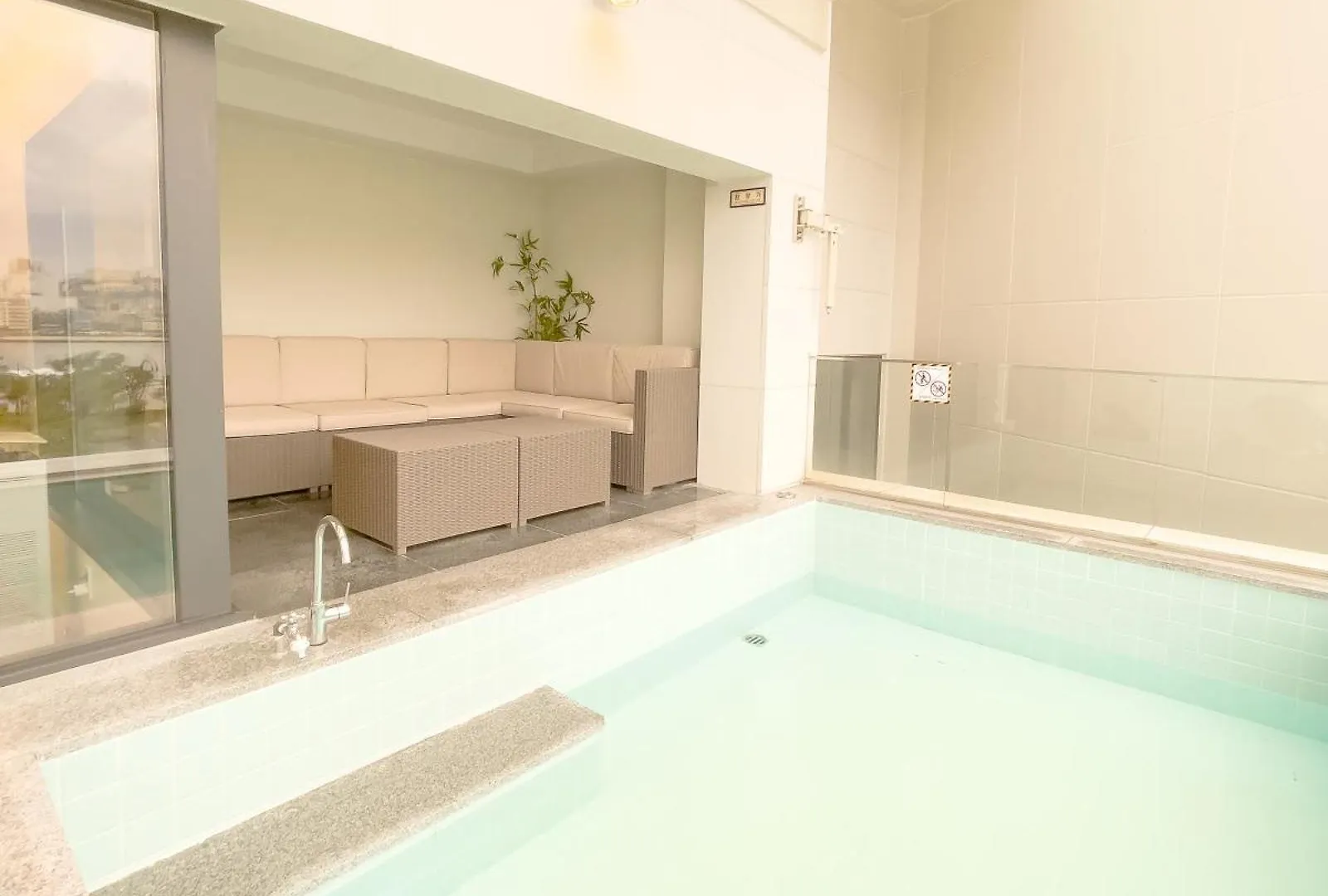 Eternal Blue Poolvilla Busan 0*,  South Korea
