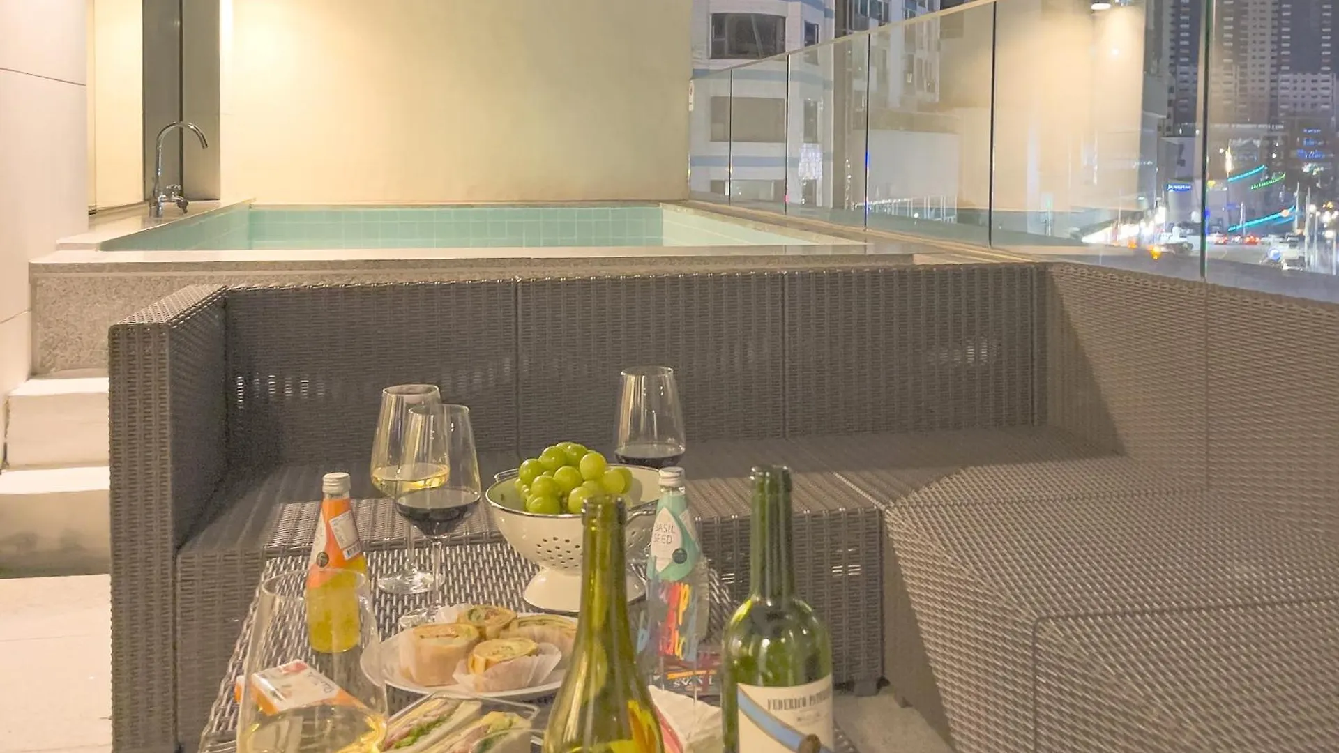 Eternal Blue Poolvilla Busan 0*,