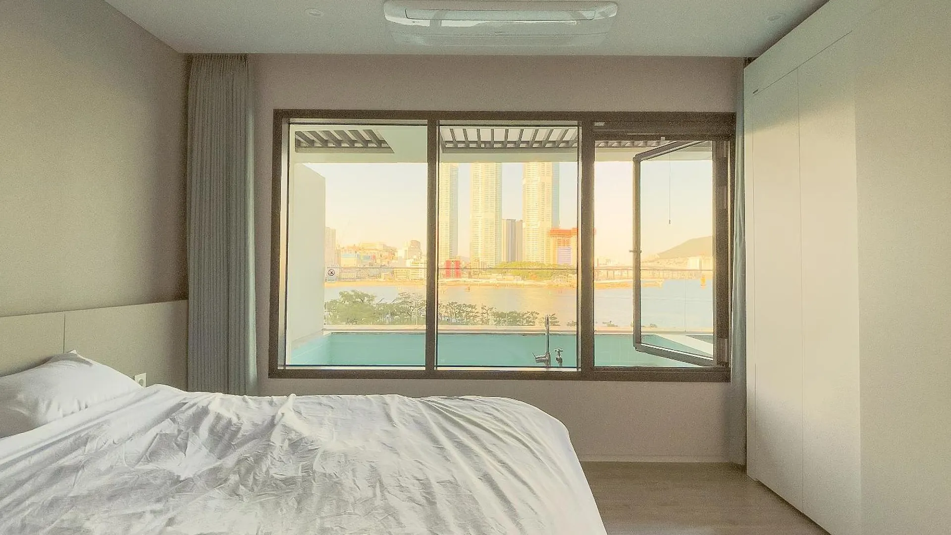 Eternal Blue Poolvilla Busan